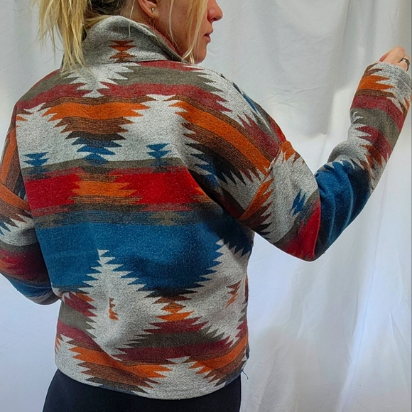 Aztec Print Pattern Loose Shacket - Picture 7 of 7